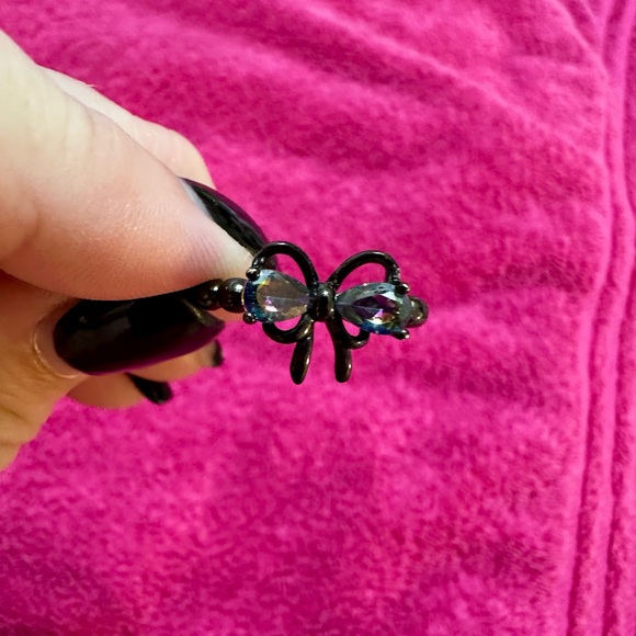Oomiay. Black Mystic Topaz Crystal Bow Ring Size 8 - Picture 3 of 4